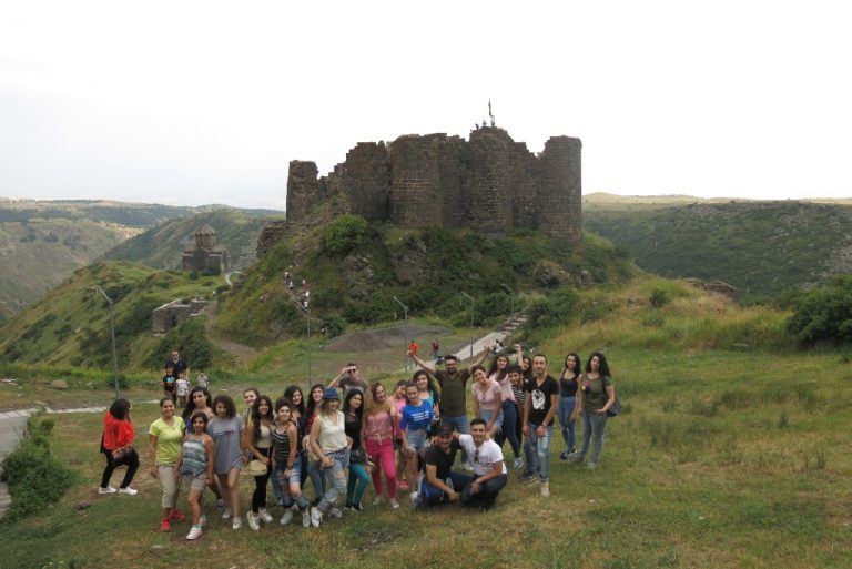 Սիրիահայ երիտասարդները բացահայտում են Հայաստանի տեսարժան վայրերը