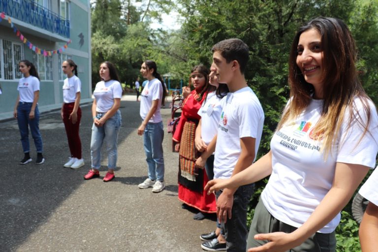 Էկումենիկ ճամբարը համախմբել էր տարբեր եկեղեցիների և համայնքների պատանիներին