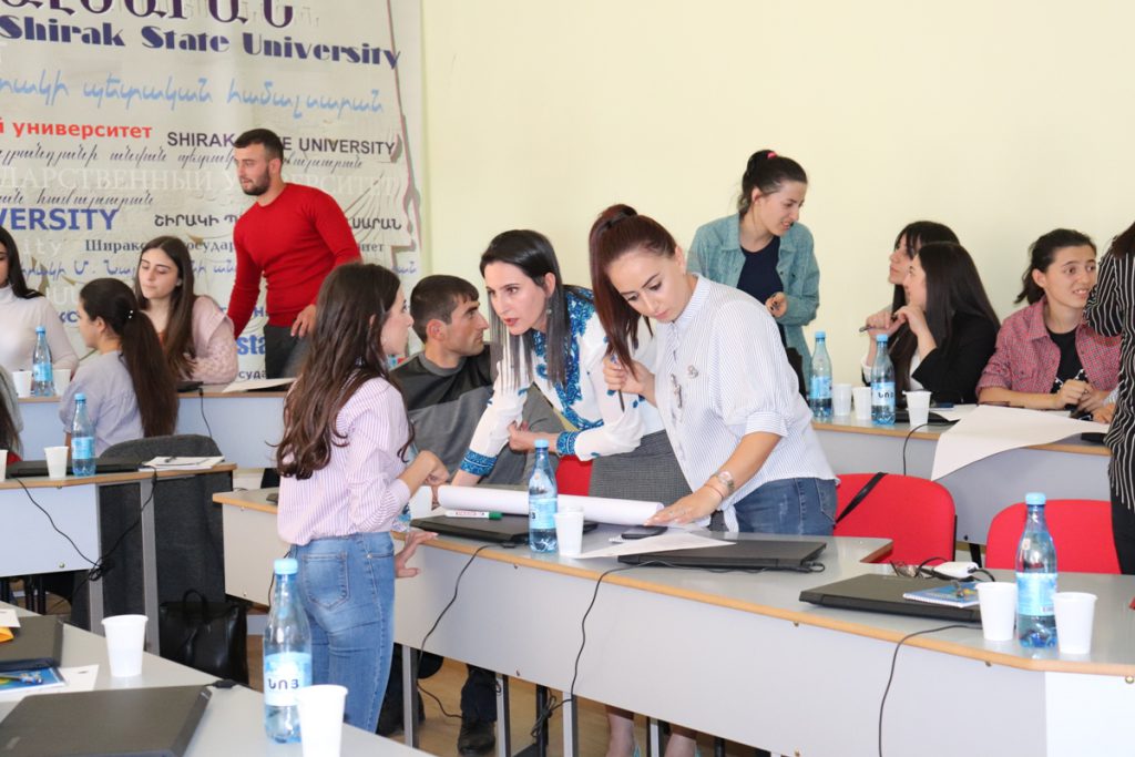 Ուսանողները Շիրակի պետհամալսարանում քննարկեցին ներառական կրթությունը