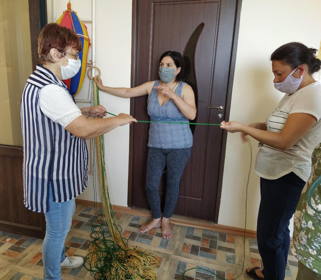 Ashtaraki Surb Mariane social krtakan kentronum patrastvum en yurorinak chochacancer Armenia Round Table 1
