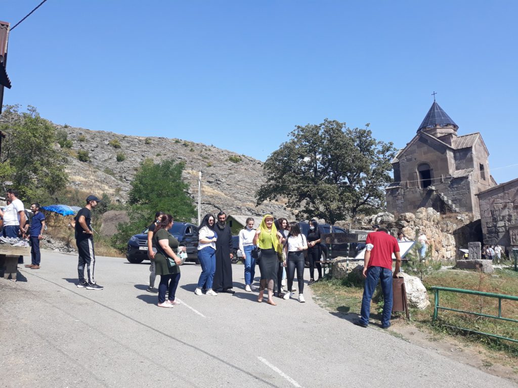 «Ամուր ընտանիք» միջոցառման շրջանակում Շիրակի երիտասարդներն այցելեցին Գոշավանք և Աղավնավանք