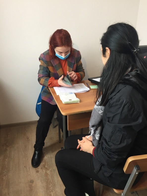 2 Ashtarak Centre humanitarian aid to the displased from Karabakh roundtable act.am