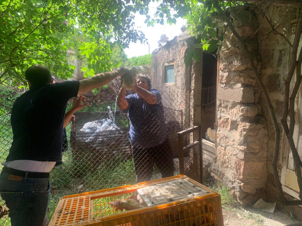 Կայուն եկամտի և սոցիալական խնդիրները լուծելու հնարավորություն՝ Արցախից տեղահանված ևս երեք ընտանիքի