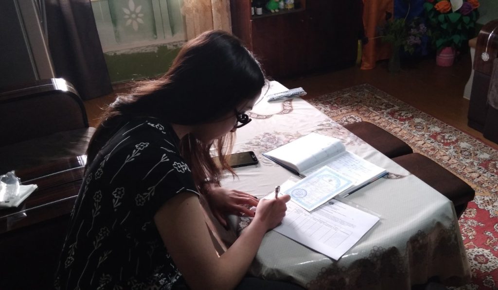 Արցախցի ևս 10 ընտանիք ստացավ սննդի փաթեթներ