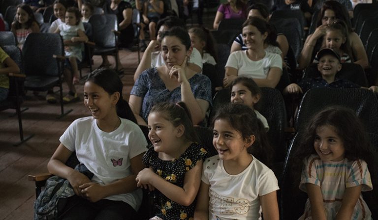 «Քեֆ անողին քեֆը չի պակսիլ»-ի բեմականացումը՝ Տավուշի սահմանամերձ համայնքների երեխաների համար