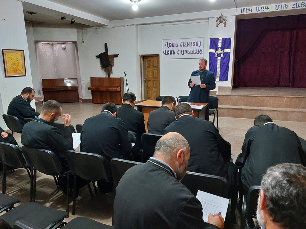 Հանդիպում Գուգարաց թեմի քահանաների և սոցիալական աշխատողների հետ