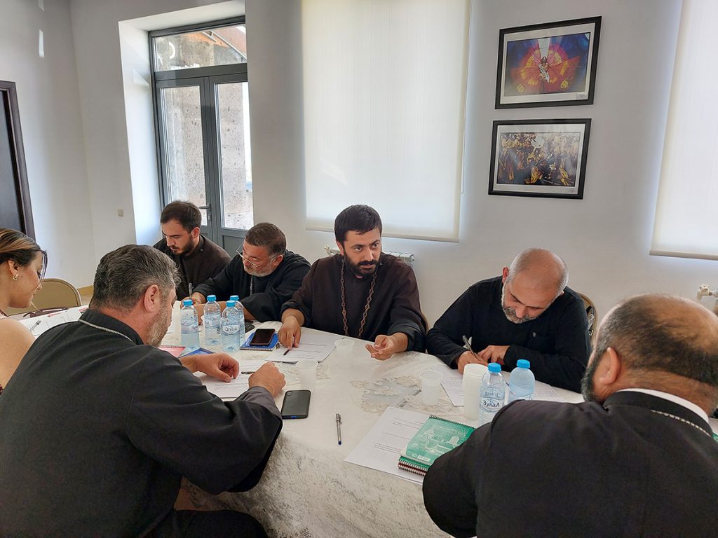 Հանդիպում Արագածոտնի քահանաների և սոցիալական աշխատողների հետ