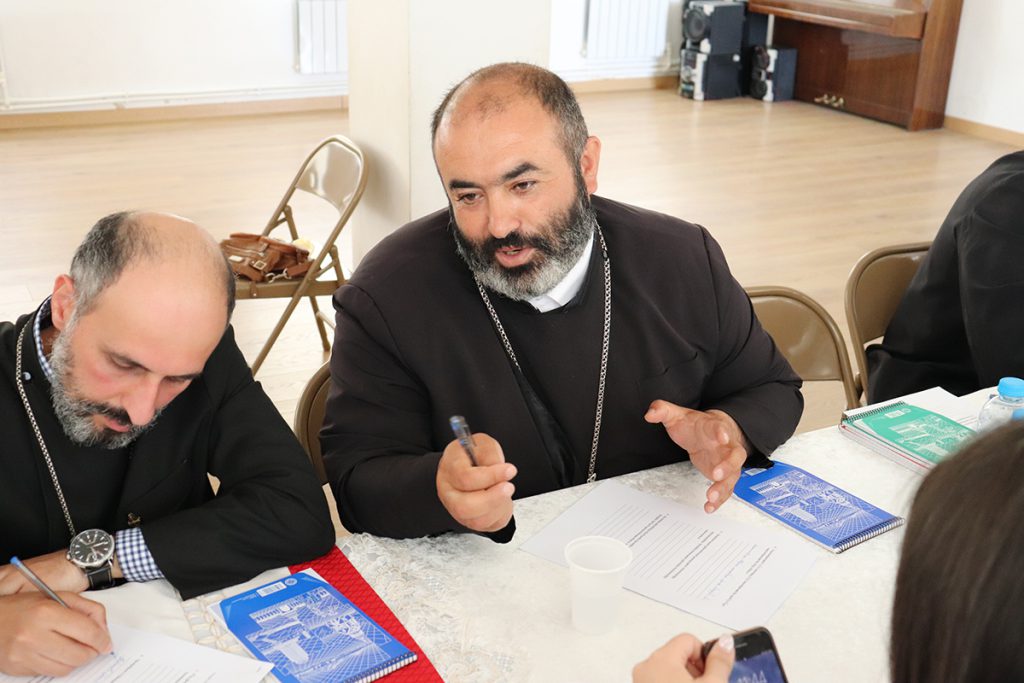 Հանդիպում Արագածոտնի քահանաների և սոցիալական աշխատողների հետ