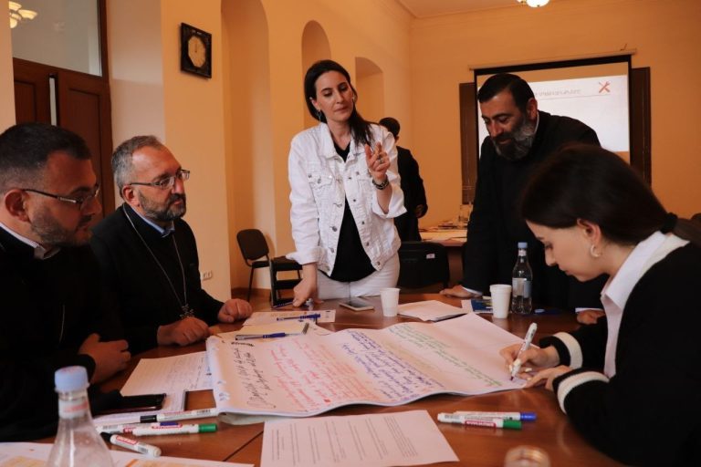 «Կոնֆլիկտներ. ինքնաճանաչողությունը՝ հաղթահարման ճանապարհ» դասընթացը՝ քահանաների և սոցաշխատողների համար