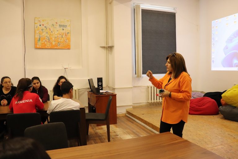 «Համացանցային մարտահրավերներ» դասընթացը Շիրակի մարզում