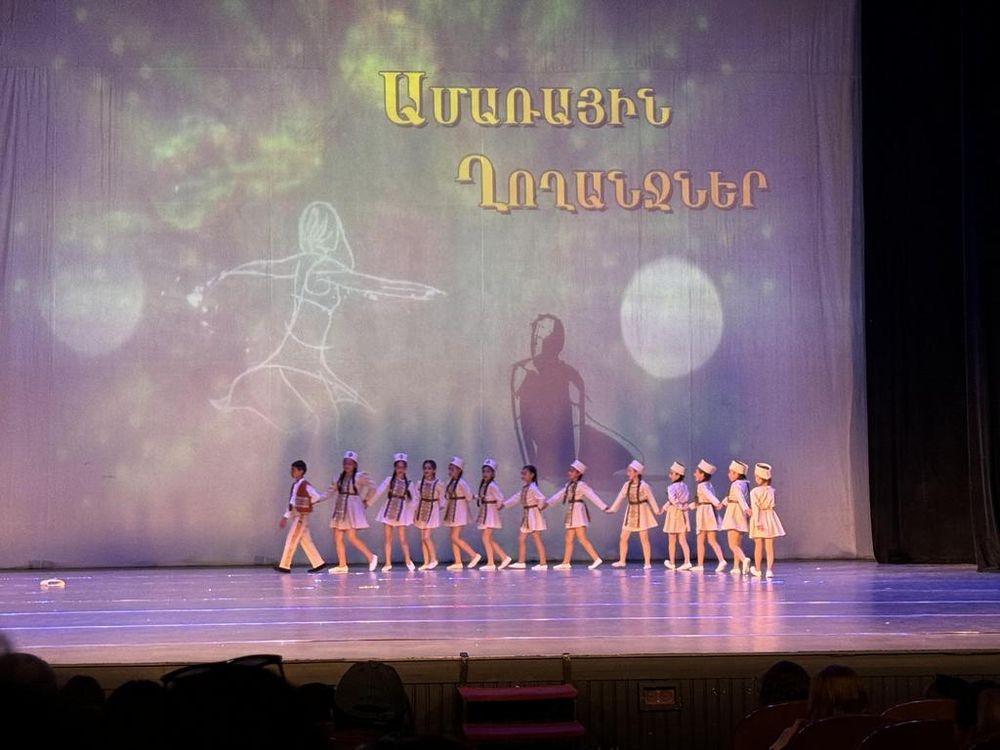 Կլոր սեղան հիմնադրամի աջակցությամբ գործող պարի խմբակները Երևանում ներկայացրեցին ձեռքբերումները