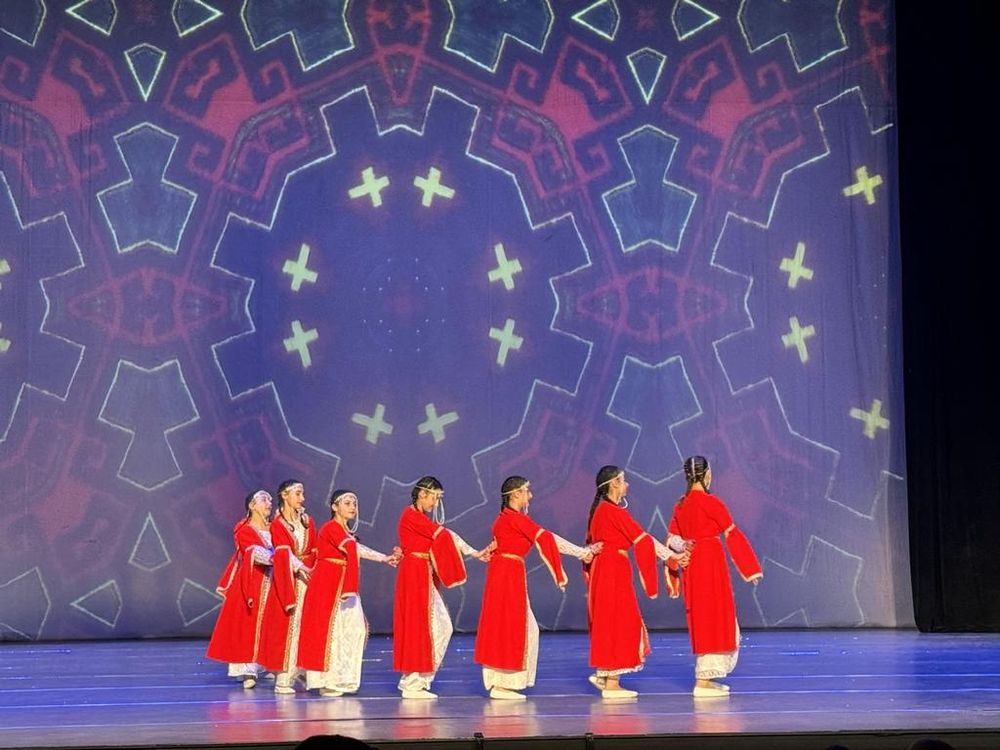 Կլոր սեղան հիմնադրամի աջակցությամբ գործող պարի խմբակները Երևանում ներկայացրեցին ձեռքբերումները