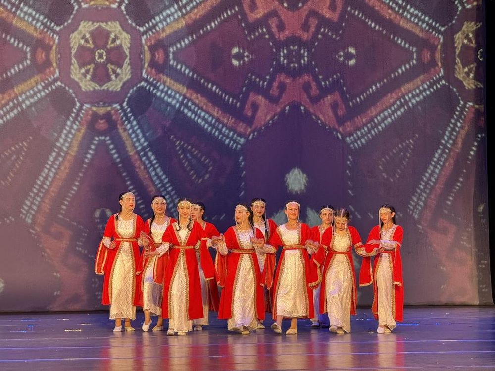Կլոր սեղան հիմնադրամի աջակցությամբ գործող պարի խմբակները Երևանում ներկայացրեցին ձեռքբերումները
