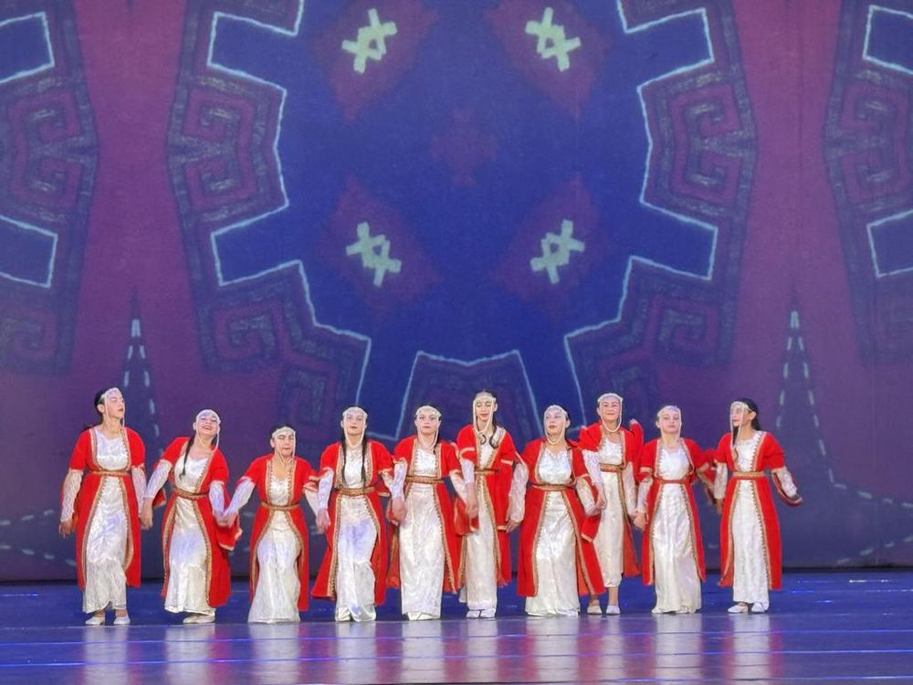 Կլոր սեղան հիմնադրամի աջակցությամբ գործող պարի խմբակները Երևանում ներկայացրեցին ձեռքբերումները