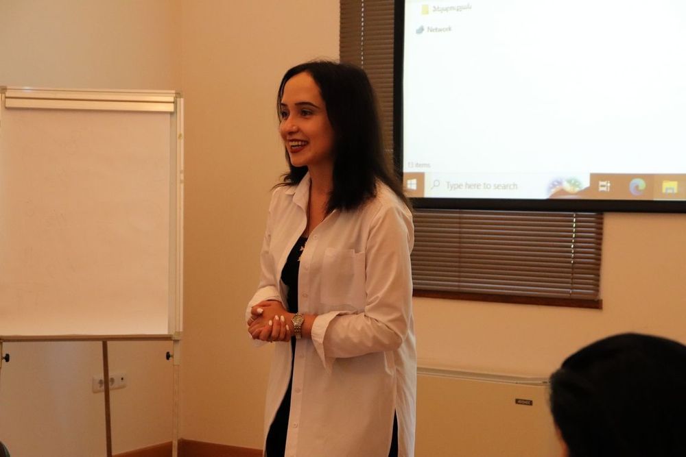 Եկեղեցու թեմերի  սոցիալական աշխատողներն ուսումնասիրել են ընտանիքի բարեկեցությանը նպաստող ժամանակակից մեդիա հնարքները 