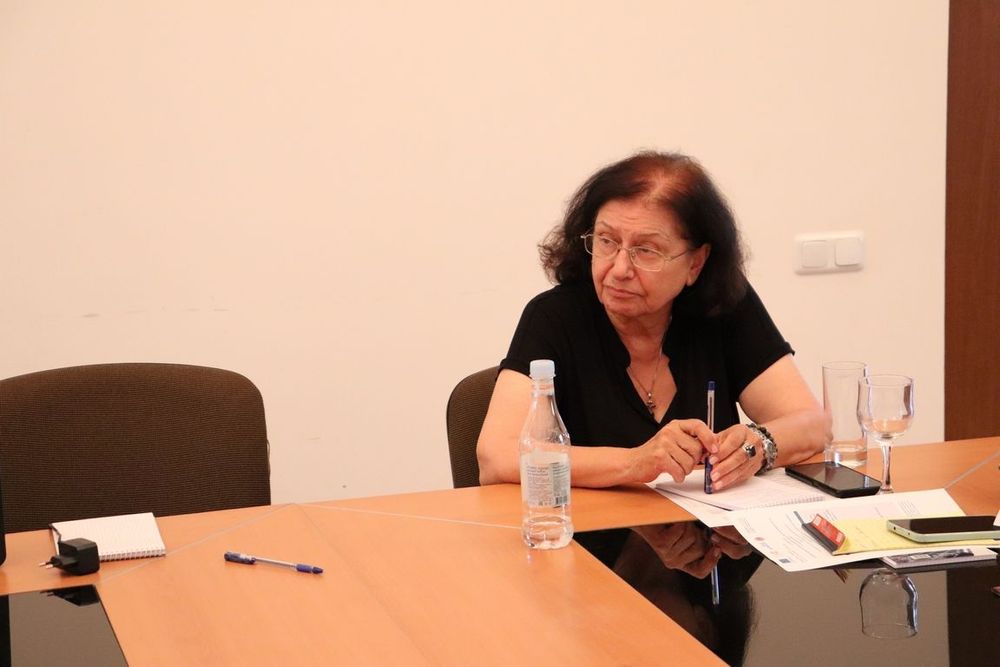 Եկեղեցու թեմերի  սոցիալական աշխատողներն ուսումնասիրել են ընտանիքի բարեկեցությանը նպաստող ժամանակակից մեդիա հնարքները 