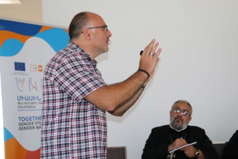 «Տրավման՝ որպես ընտանեկան բռնության պատճառ և հետևանք, հոգեբանական աջակցության մեխանիզմներ». Բանախոսություն հոգևորականների համար