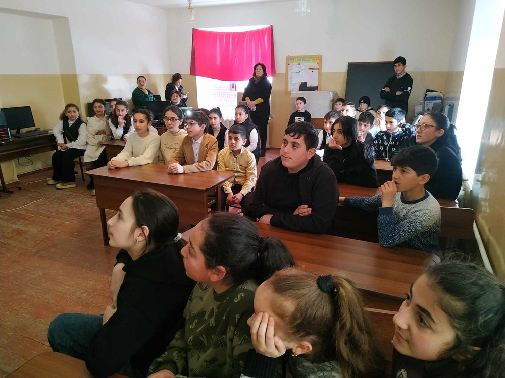 Developmental Education in Action: debate and knowledge clubs launched in Amasia and Ashotsk